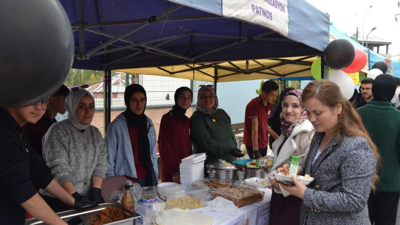 Patnos’ta "Bir Okul Bin Nefes Gazze" dediler.