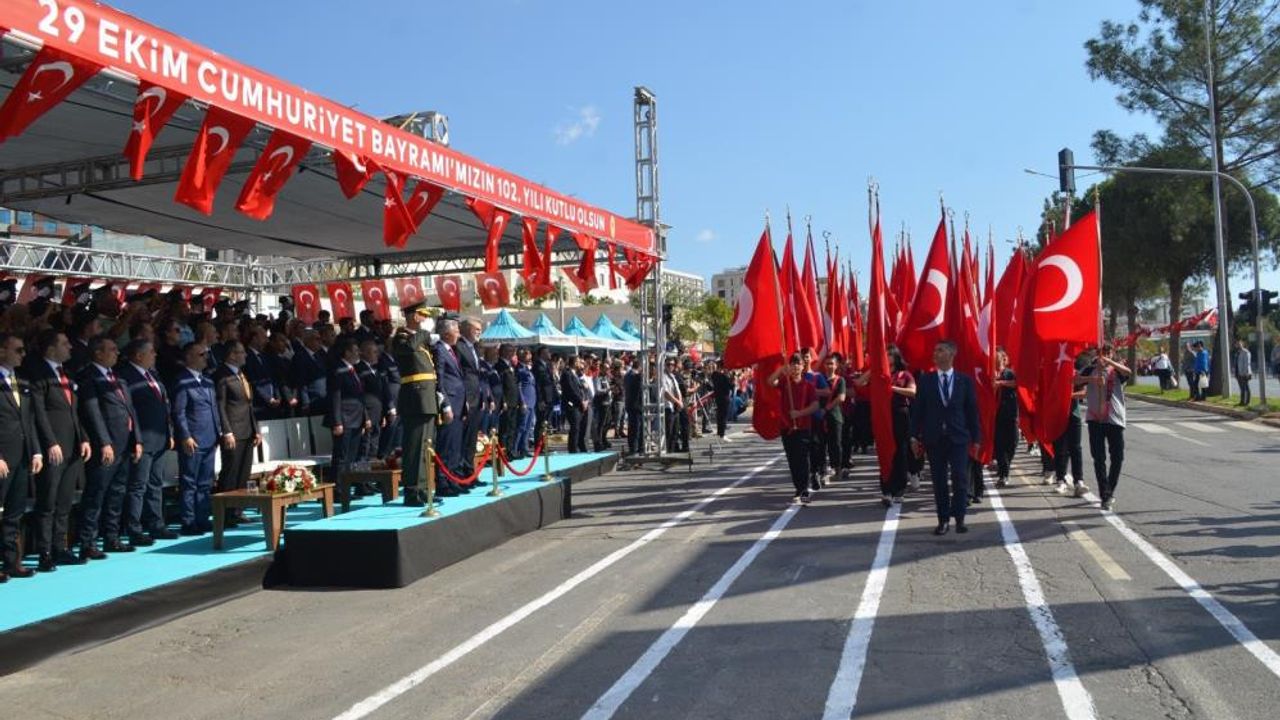 Kahramanmaraş’ta Cumhuriyet Bayramı’nın 102. yılı kutlandı.