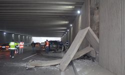 5 araç hasar görürken, tünelin beton blokları devrildi