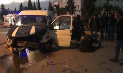 Türkoğlu’nda feci kaza yaralı var