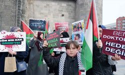 Sağlık çalışanlarından Gazze için sessiz yürüyüş