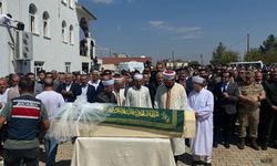 Narin son yolculuğuna uğurlanıyor: Cenazede yürekleri yakan görüntü!