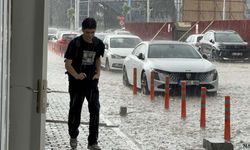 Malatya'da sağanak yağış hayatı felç etti.