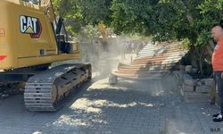 Kaçak yapı yıkımında arbede ! Polis müdahale etti.
