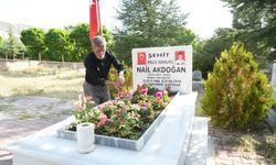 Rüyasında gördü ! 19 Yıldır gönüllü mezarlık temizliği yapıyor.