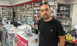 Eczacıya yumurtalı saldırı kamerada.