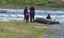 Barajda su yükseldi 3 çocuk ve 2 köpek mahsur kaldı.