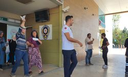 Parmaklarını salça makinesine kaptırdı.