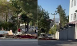 Şiddetli rüzgar okulun çatısını uçurdu.