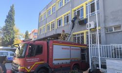 Turgutlu'da 3 çocuk okulda mahsur kaldı.