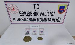 Yol kontrolünde durdurulan araçta madde ele geçirildi.