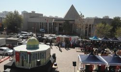 Kahramanmaraş'ta Gazze yararına hayır çarşısı.