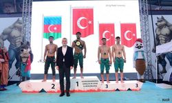 Altın kemer ve madalyalar Türk pehlivanların