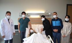 9 yaşındaki oğluna böbreğini verdi.