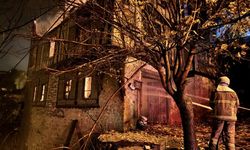 150 yıllık tarihi konakta çıkan yangın söndürüldü.