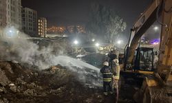 Doğal gaz patlamasıyla çıkan yangında 2 işçi yaralandı.