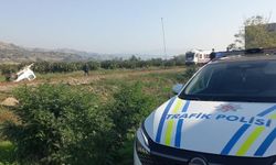 Trenin çarptığı kamyonet ikiye bölündü: 1 yaralı