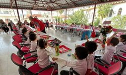Anamur'da miniklerden 'Kızılay Haftası' etkinliği.