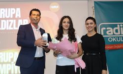 Avrupa'nın zirvesi, 15 yaşındaki Esmira'nın