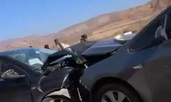 Siirt'te otomobiller çarpıştı: 4 yaralı