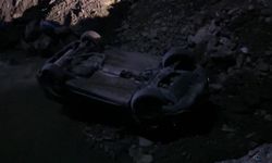 Hakkari’de otomobil dereye uçtu: 2 yaralı