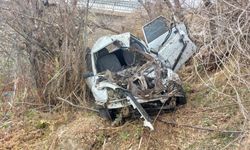 Kahramanmaraş’ta kazada anne öldü, oğlu ağır yaralandı.