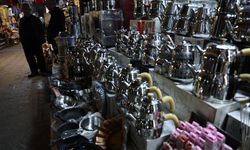 Çekiç sesleri tüm çarşıda yankılanıyor