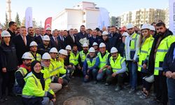 Bakan Kurum: Son tuğlalarımızı koyuyor, son çivilerimizi çakıyoruz.