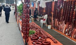 Tarihi geçmiş 850 kilogram sucuk ele geçirildi.