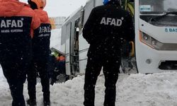 Cenaze taşıyan minibüs devrildi: 22 yaralı