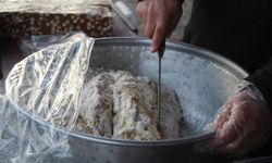 Bu helva kışın üşütmüyor: Yapımı 3 gün sürüyor.