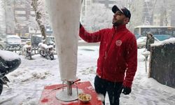 Beyaza bürünen Kahramanmaraş’ta ’karsambaç’ vazgeçilmez tatlı oldu.