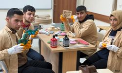 Engelleri ahşapla aşıyorlar: Öğrencilerden sanata dokunuş