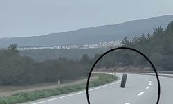 Tırdan fırlayan lastik otobanda yüzlerce metre ilerledi