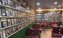 Deprem şehitlerinin anılarını 3 yıldır yaşatıyor