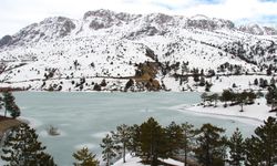 Kahramanmaraş'ta baraj ve göletler buz tuttu