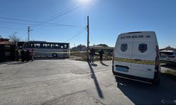 Servis aracı belediye otobüsüyle çarpıştı: 20 yaralı