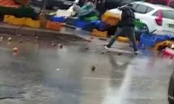 Sinir krizi geçiren manav ortalığı birbirine kattı