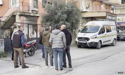 Yaşlı kadını altınları için darp edip, ağır yaraladılar