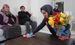 Yaşlıların bayram temizliğini ‘vefalı eller’ yaptı.