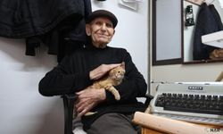 93 yaşındaki arzuhalci mesleğini ilk günkü aşkla sürdürüyor