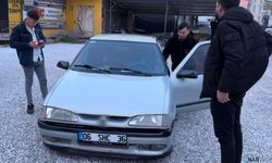 Kaza yaptı plakaları söküp polisten kaçmaya çalıştı