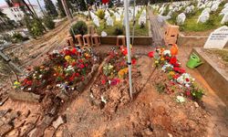 Kahramanmaraş’ta Mezar Başında Yürek Burkan Satırlar