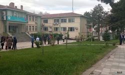 Malatya'da 5.6 büyüklüğündeki depremde panik anları kamerada
