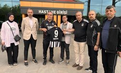 Saldırıda yaralanan öğrenci Mustafa Aslan'a anlamlı ziyaret