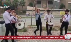 3 BUÇUK YIL SONRA BOŞANDI. ERİK DALI OYNAYARAK KUTLADI