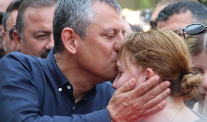 Özgür Özel Zeyrek ailesini biran olsun yalnız bırakmadı.