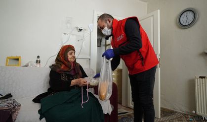 Büyükşehir Ramazan’da da Ulu Çınarların Yanında