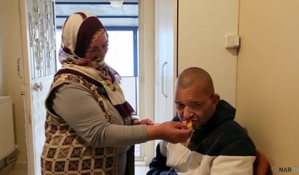 48 Yıldır Evladının Elini Bir An Olsun Bırakmadı