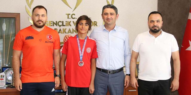 Ali Ertekin Türkiye Şampiyonasından Madalya İle Döndü